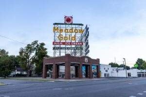 Tulsa: Vintage Vibes & Neon Dreams