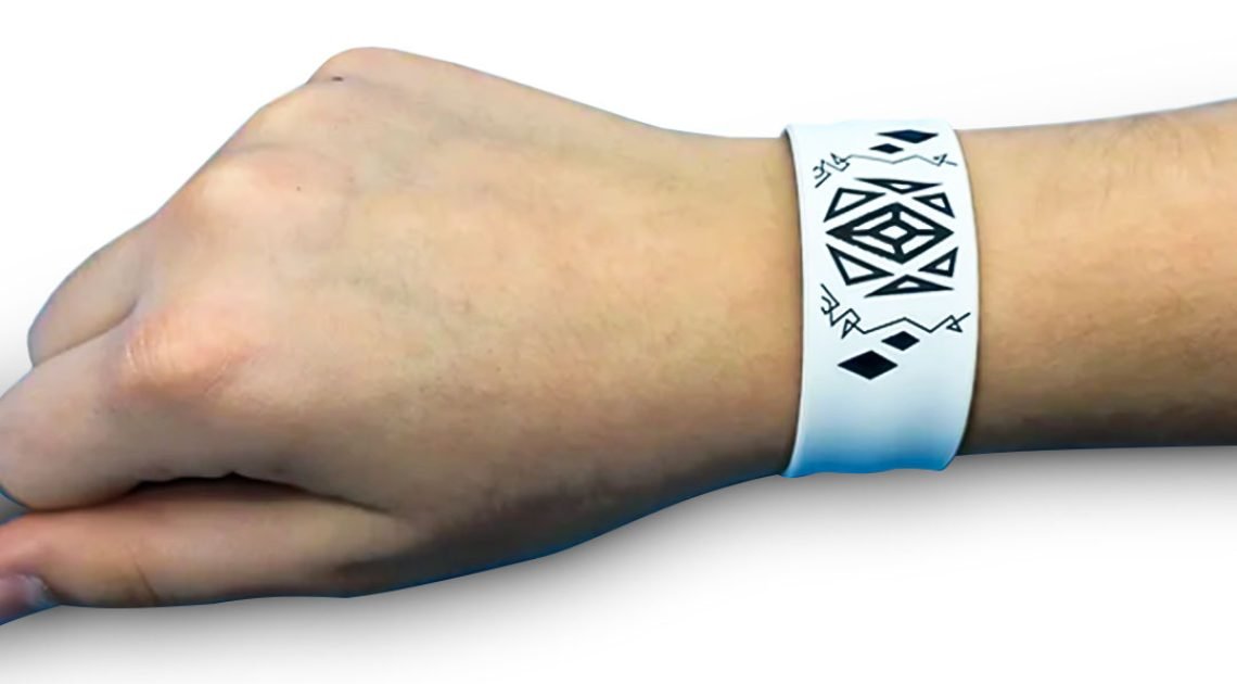 Hatsune Miku Wristworld White Band